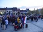 „MY ZOSTAJEMY W UE, rząd wychodzi!”. Manifestacja w Starachowicach